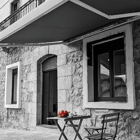 Plaza I Apartment *